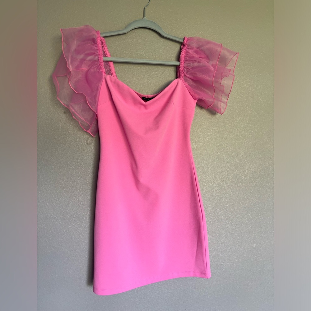 Bright pink puff sleeve dress